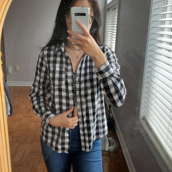 6 (US) Checkered Button Down Shirt - Picture 2 of 4